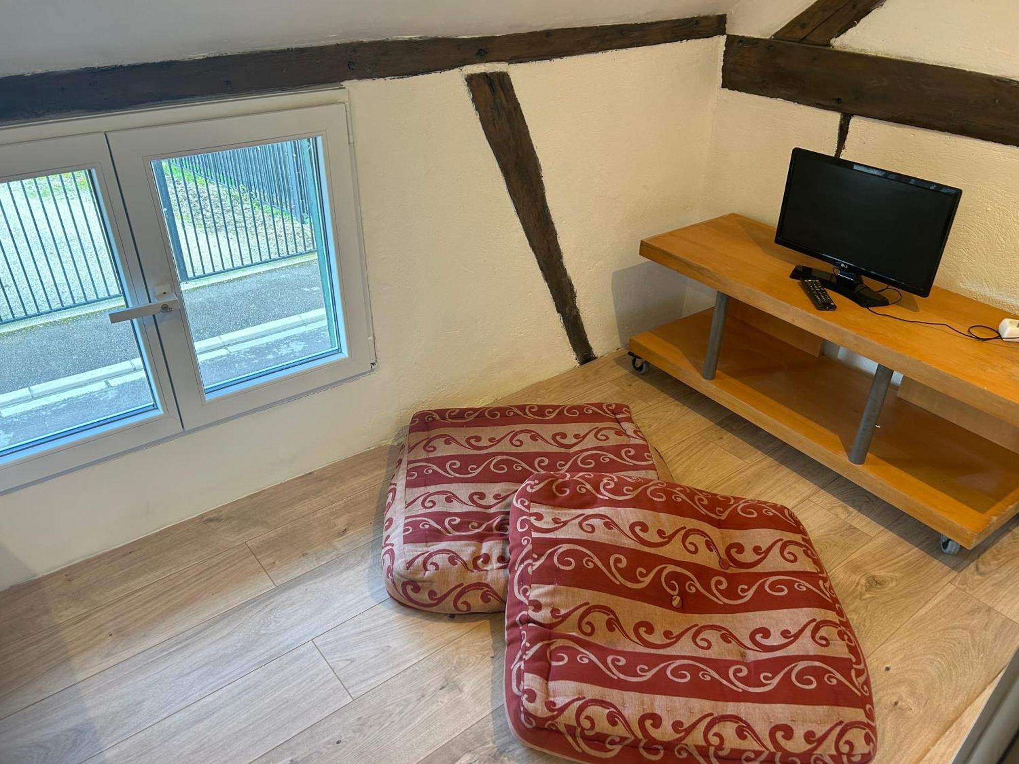 Au Bouquet Troyen - Wifi - Calme Et Tranquillite Lejlighed Troyes Eksteriør billede